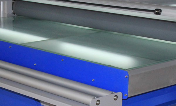 rolls roller laminating table