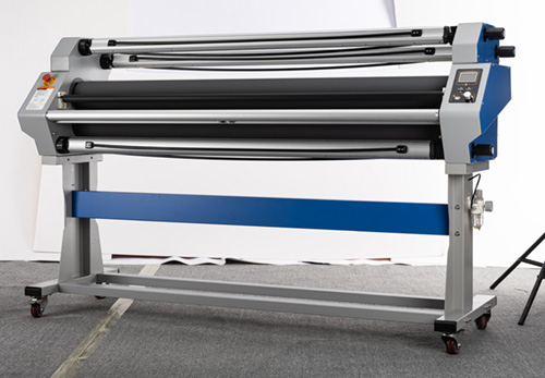 warm laminator with precise cutting system