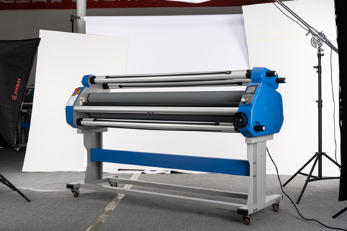 1.6m semi auto roll laminator with precise cutter MF1700-M1