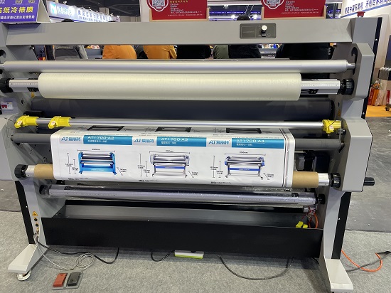 easymount 64″ industrial laminator with dual-heated rollers
