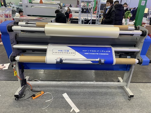1.6m automatic cold laminator with glue-free 130mm silicon rollers