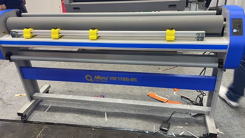 large format cold laminator with manual lifting system in the Philippines