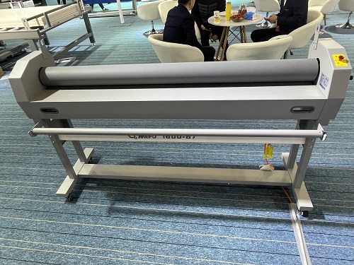 60 inch manual laminator with pneumatic lift in Singapore