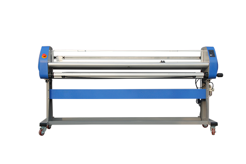 Auto cutter for wide format finishing