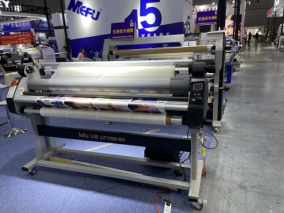 China factory heat assist roll laminator with precise cutter