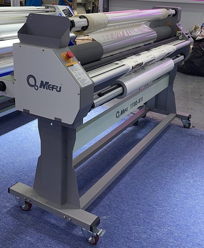 1600mm heat assisted roll laminator with safety cutter in Turkey