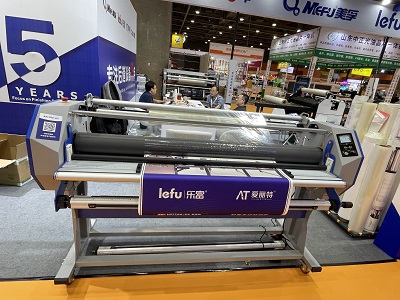 18m/min high speed cutting and laminating machine with tilted front table