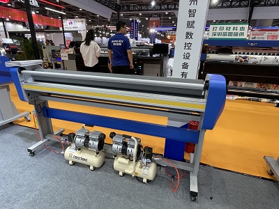 wide format manual laminator with pneumati lifting for sale