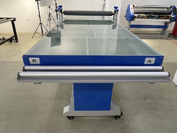 rollsroller flatbed lamination table for sign making