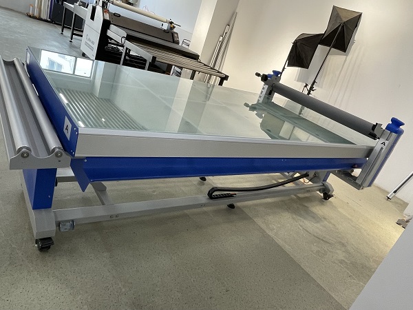 KALA flatbed lamination table with LED illumination in Portugal